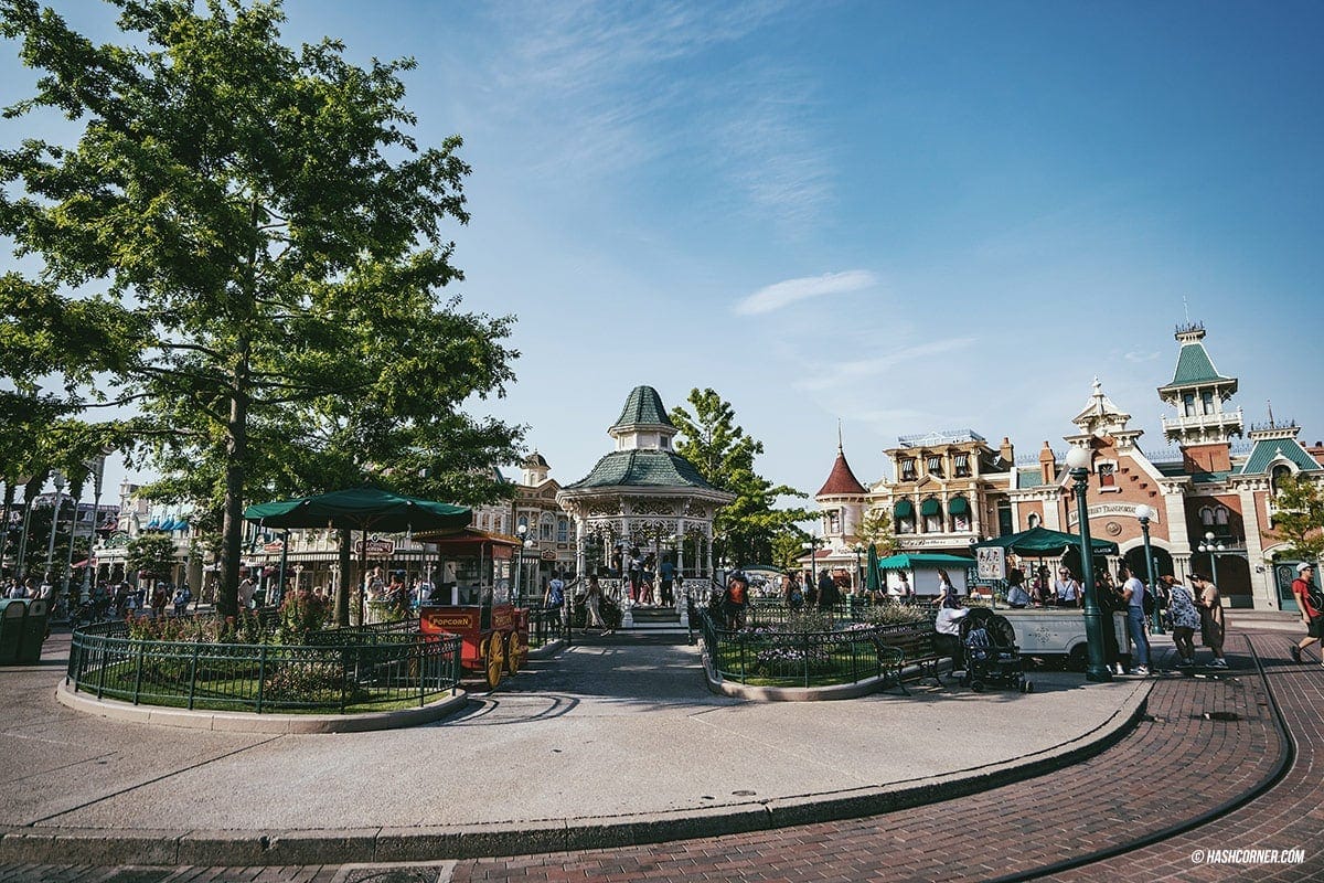 The complete guide to Disneyland ® Paris